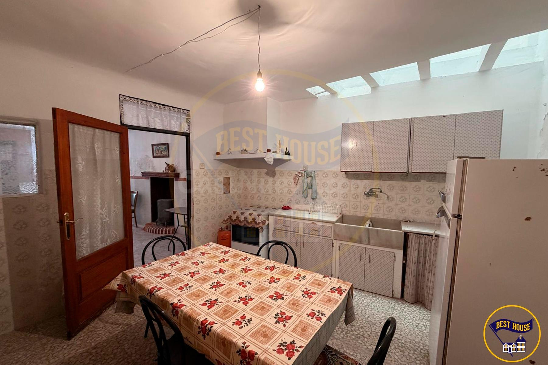 CASA 3 PLANTAS EN VENTA EN MIRA - foto 3