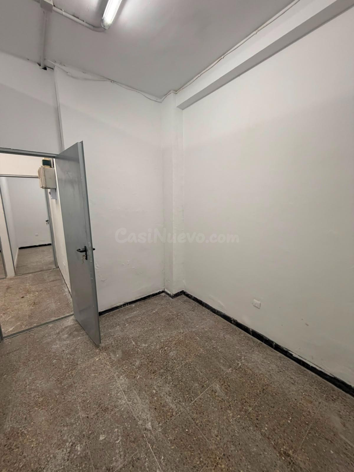 TRASTEROS EN ALQUILER – ZONA RESIDENCIAL - foto 5