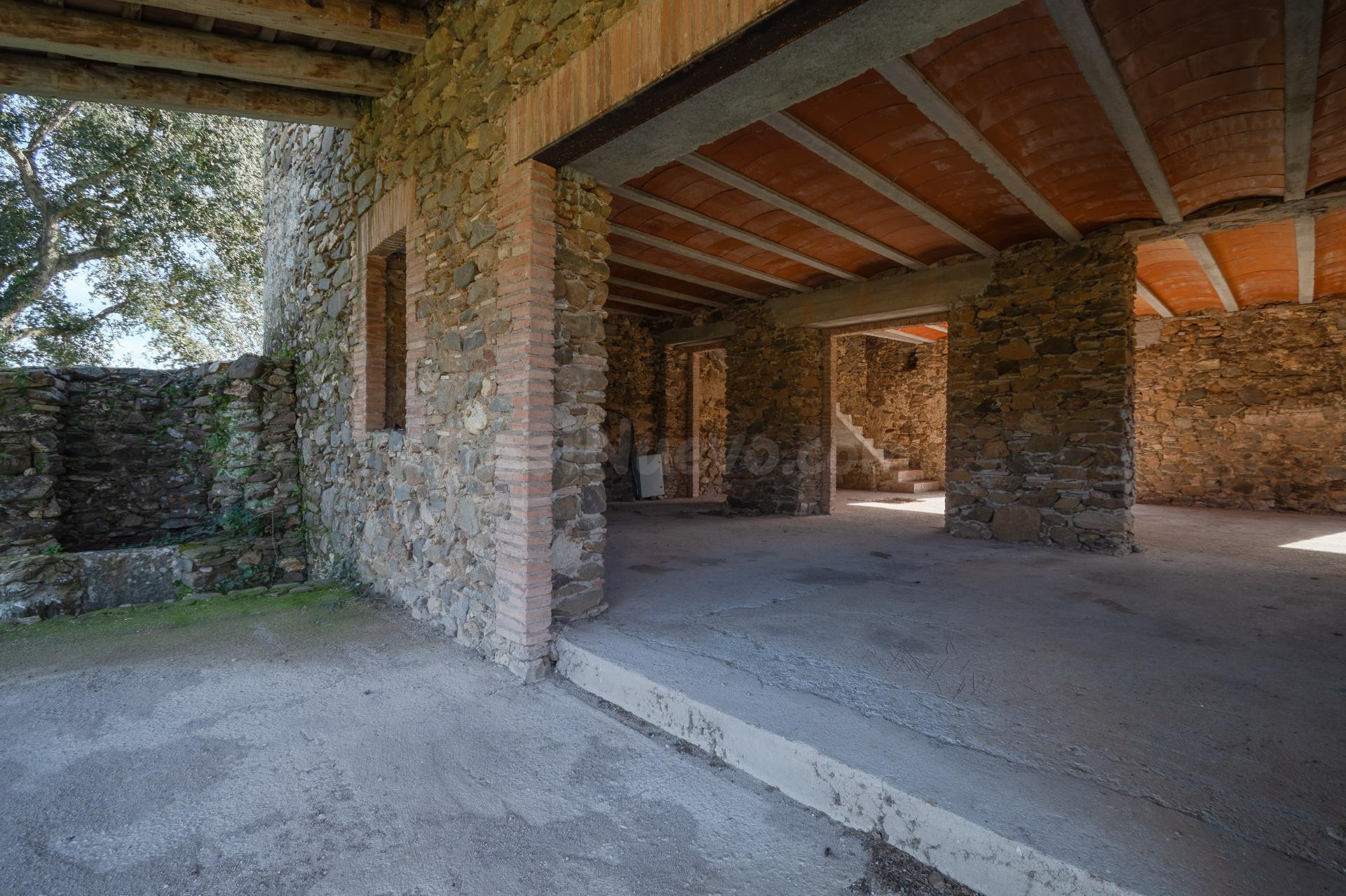 Masía en el Empordà: Un Proyecto Arquitectónico con Visión e - foto 4