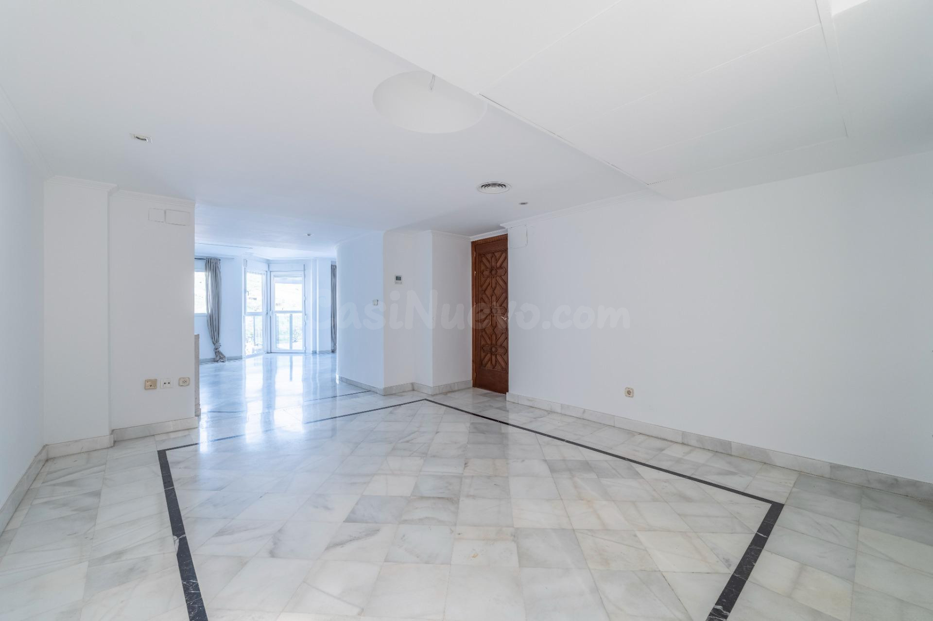 Exclusivo casa pareada en Urbanización El Serrallo - foto 5
