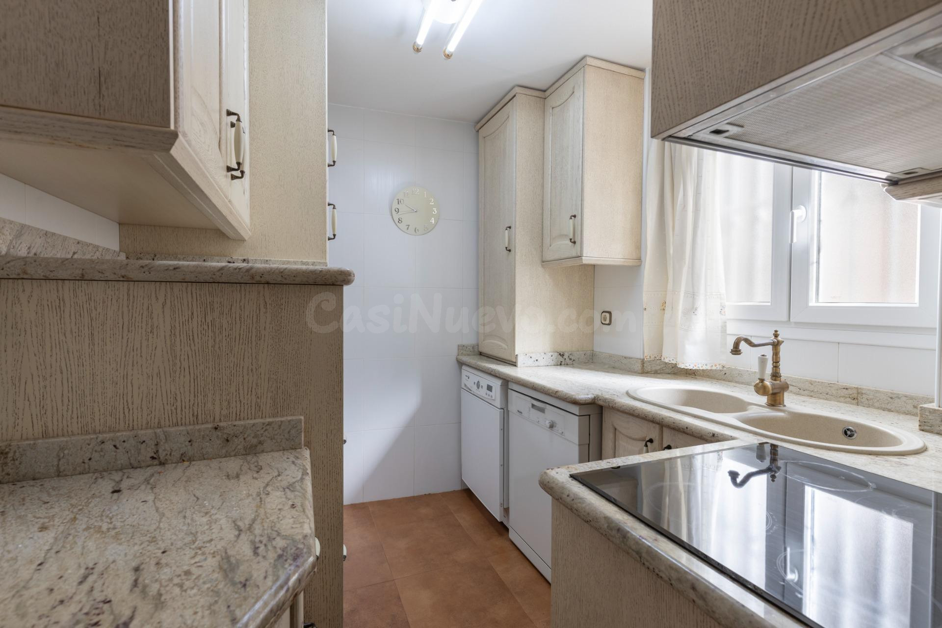 OPORTUNIDAD DE VENTA DE PISO EN ZONA ANCHA DE CAPUCHINOS