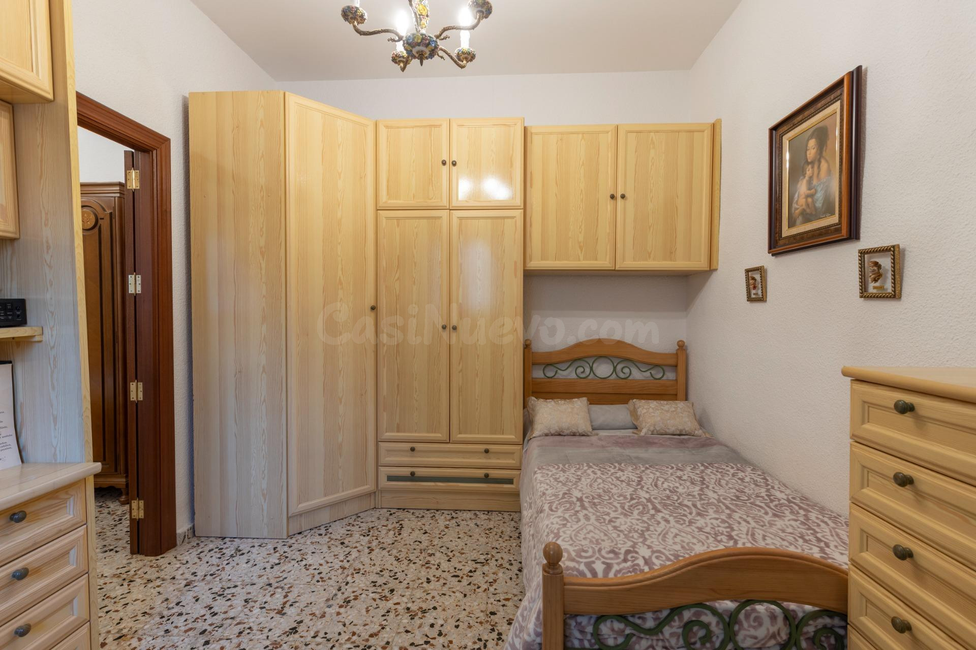 OPORTUNIDAD DE VENTA DE PISO EN ZONA ANCHA DE CAPUCHINOS - foto 4