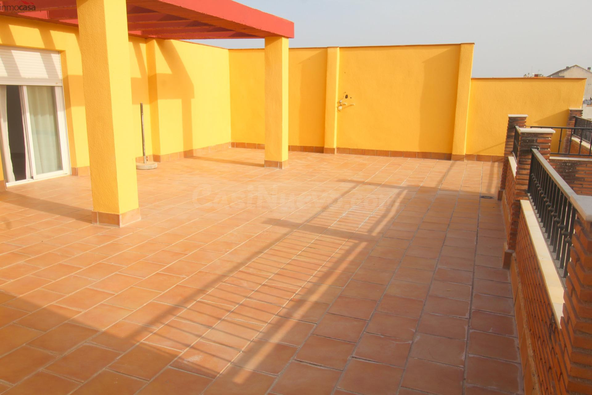 700€ Ático con amplia terraza soleada - foto 3