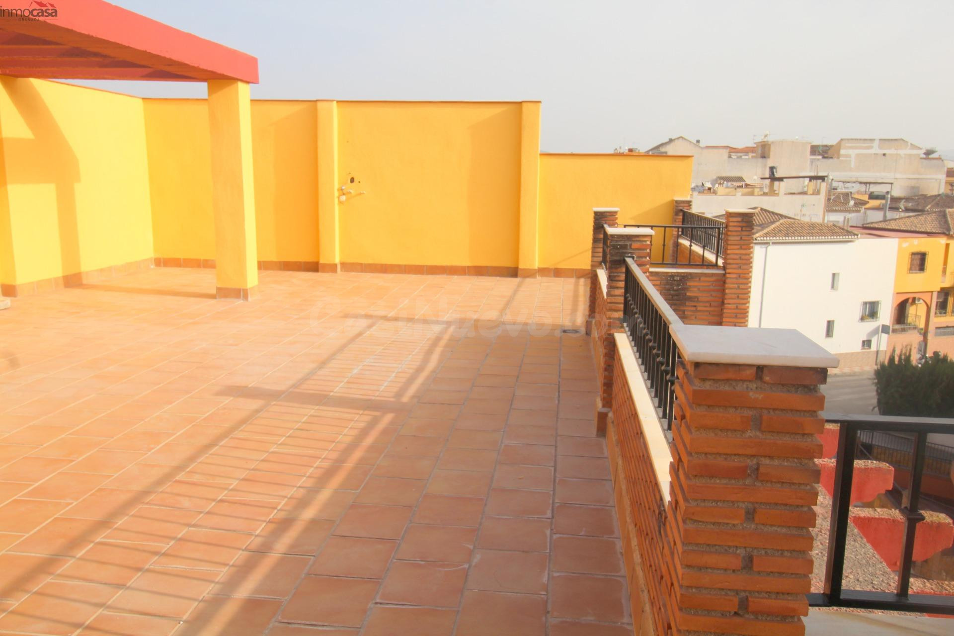700€ Ático con amplia terraza soleada - foto 4