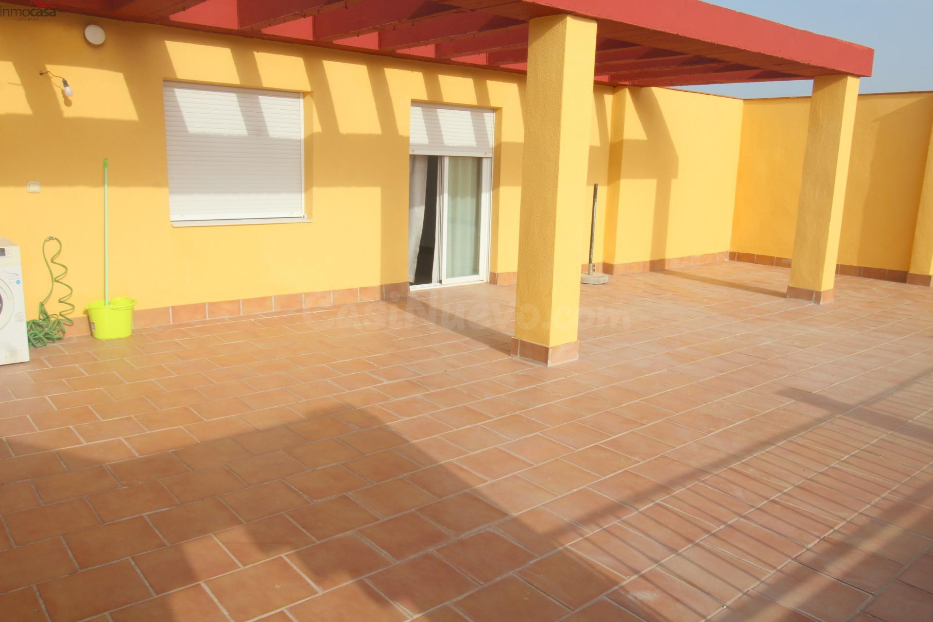 700€ Ático con amplia terraza soleada - foto 5