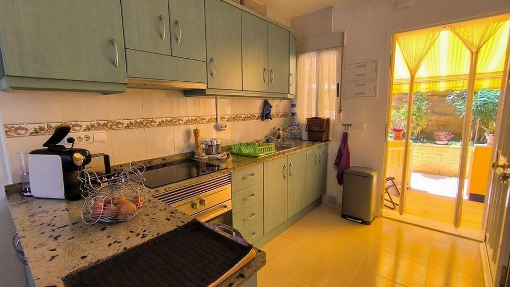 Venta de piso en Benijofar, de 75m2 con 2 dormitorios y 2 ba - foto 4