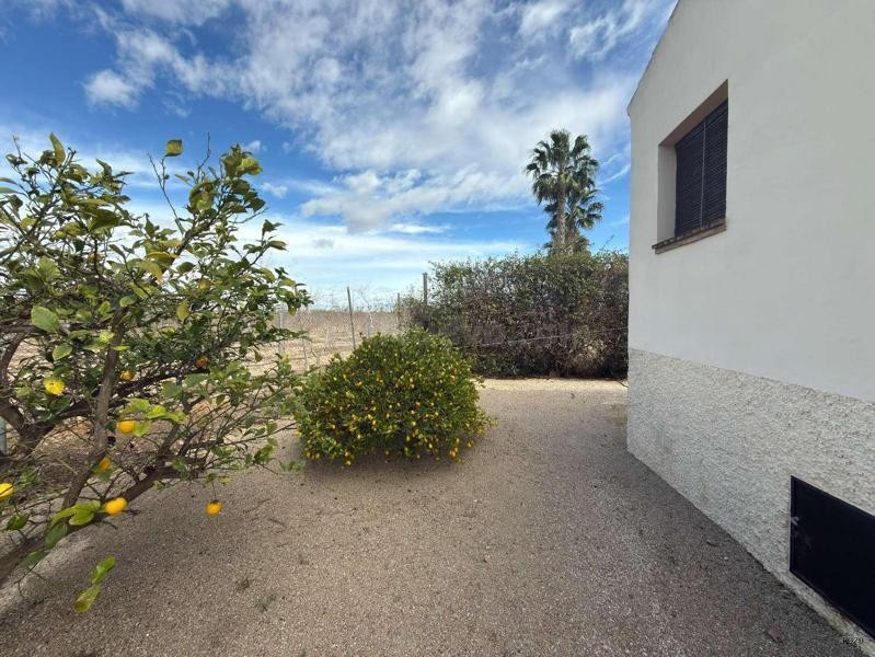 Venta de villa en Catral, de 105m2 con 2 dormitorios y 2 bañ - foto 3