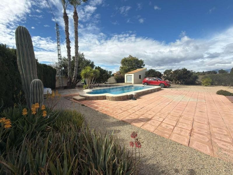 Venta de villa en Catral, de 105m2 con 2 dormitorios y 2 bañ - foto 5