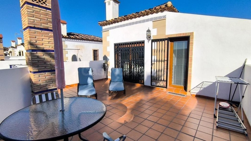 Venta de villa en Algorfa, de 122m2 con 3 dormitorios y 2 ba - foto 2
