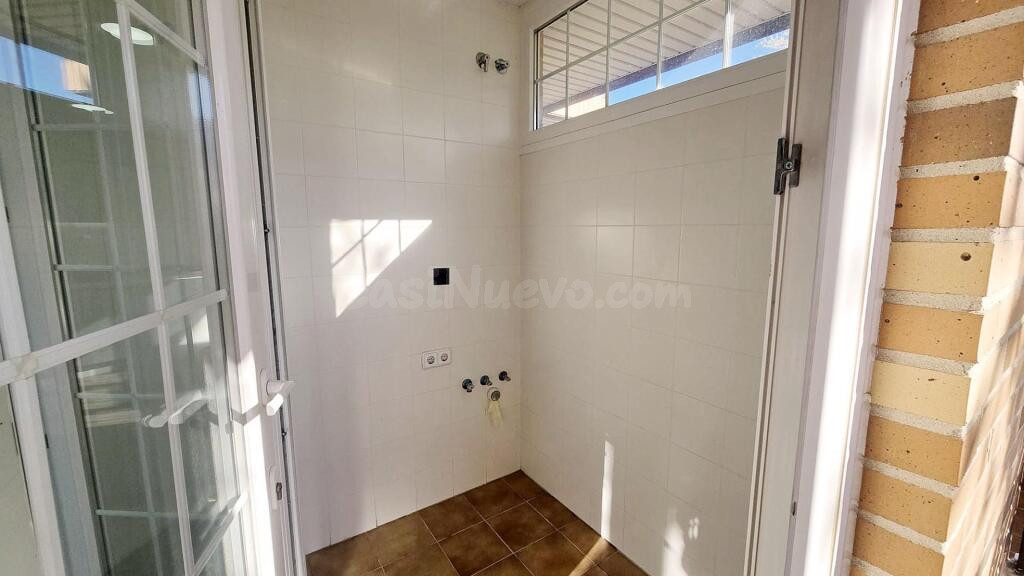 ¡INVERSIÓN SEGURA Y RENTABLE! VENTA DE CHALET PAREADO EN ESQ - foto 5