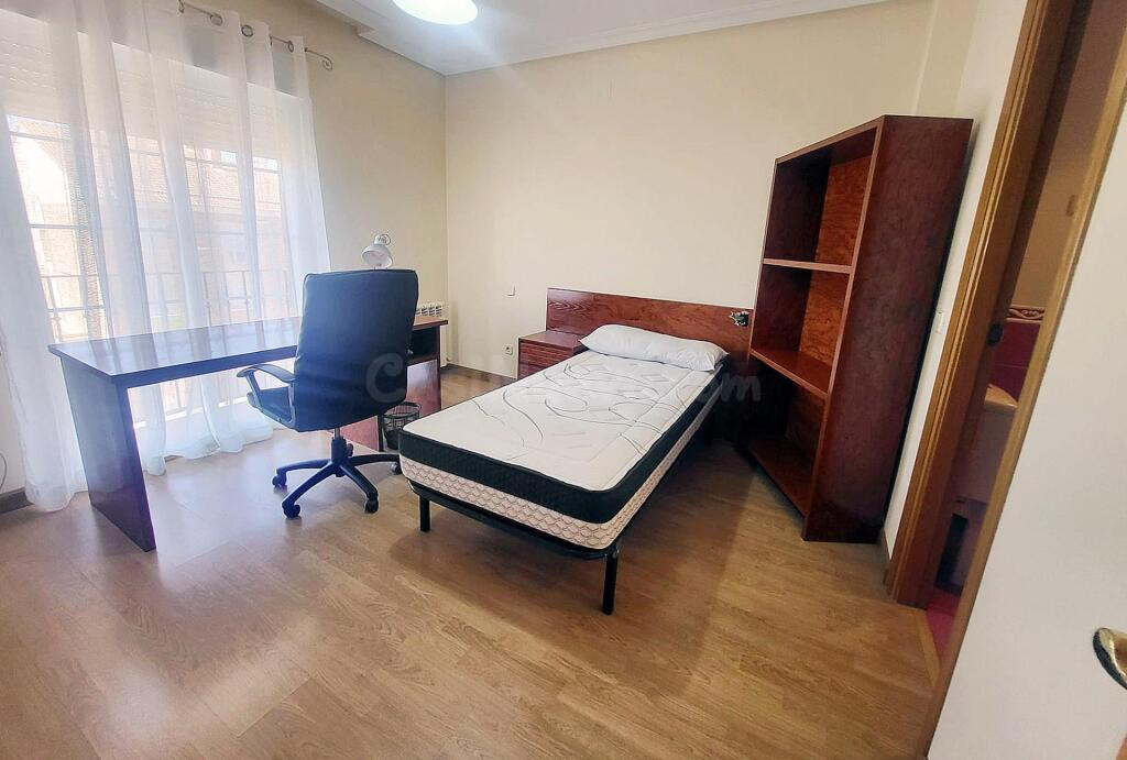 habitaciones PARA ESTUDIANTES EN ALQUILER EN VILLANUEVA DE L - foto 5