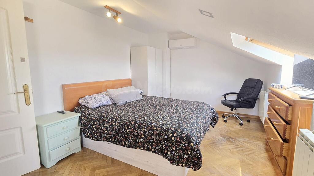 EN ALQUILER habitaciones CON TODOS LOS GASTOS INCLUIDOS EN VILLANUEVA DE LA CAÑADA (MADRID).