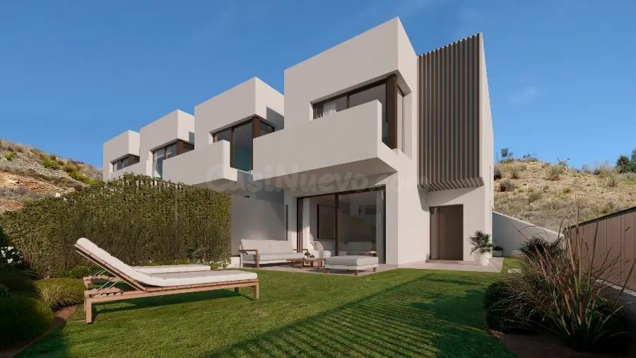 Adosada en Venta en Rincon De La Victoria Málaga