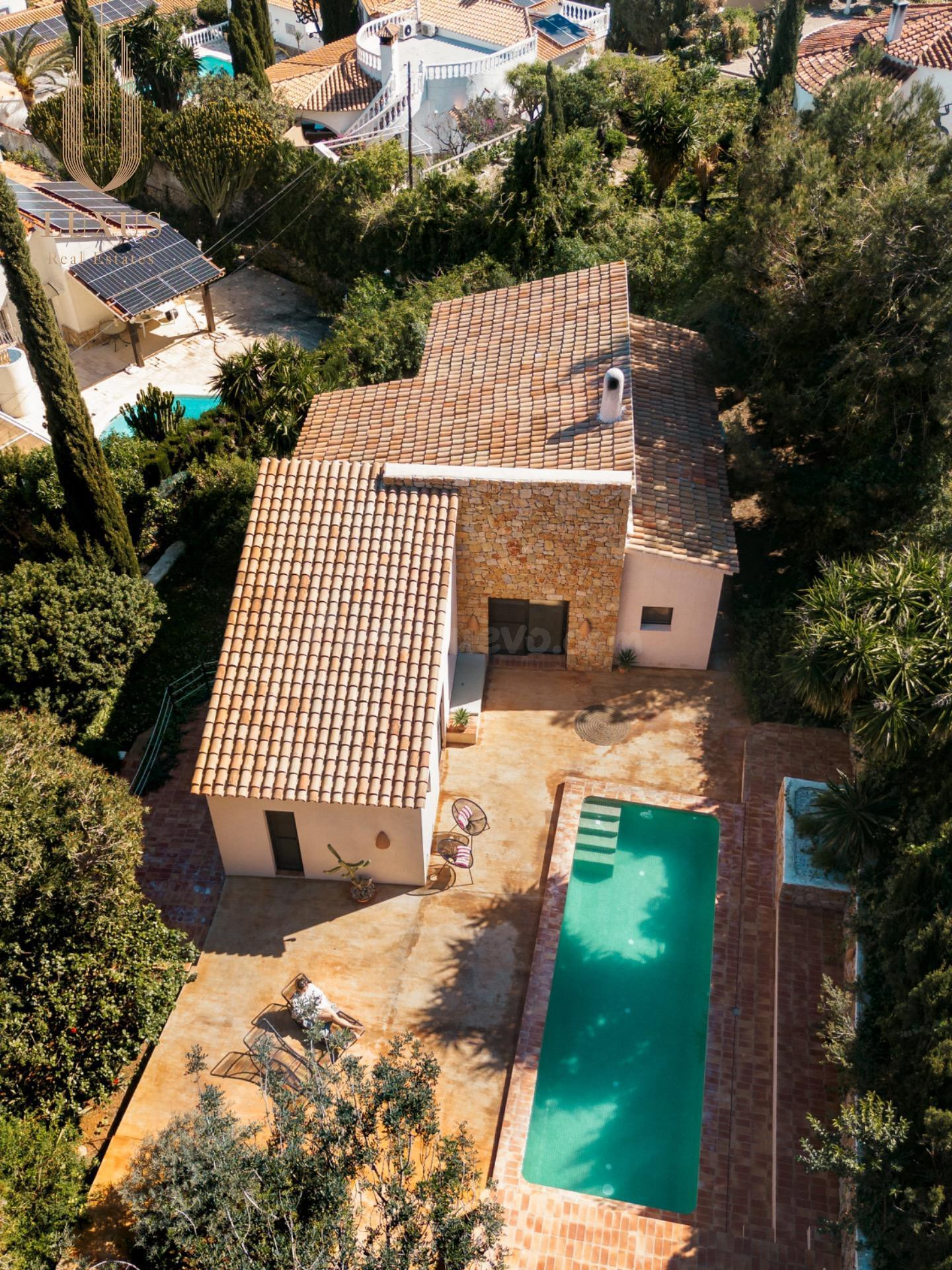 Exclusiva villa de una sola planta en Dénia con impresionant - foto 2