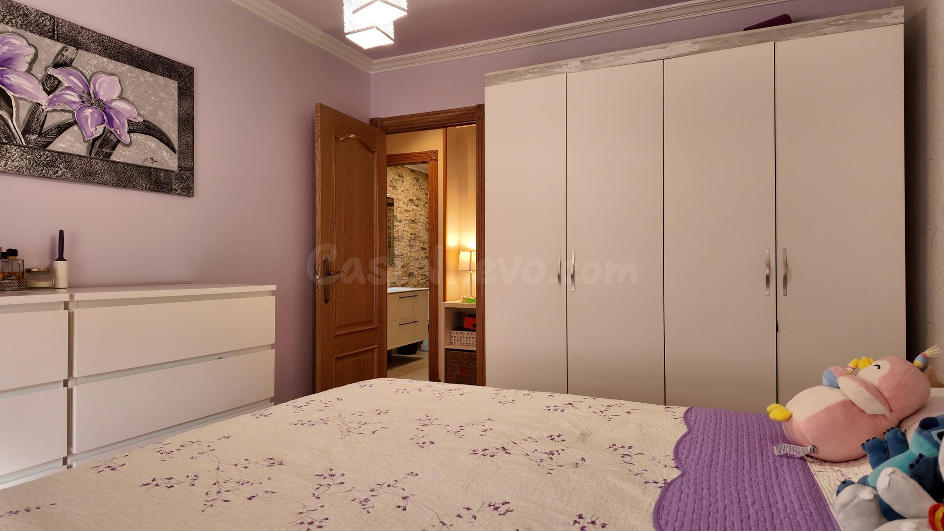 Amplio Apartamento en Santa Pola, 4 dormitorios a solo 5 Min - foto 3