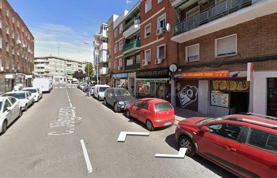 SE VENDE local comercial OKUPA en C Jilguero de Madrid - foto 2