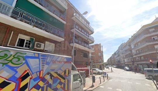 SE VENDE local comercial OKUPA en C Jilguero de Madrid - foto 2