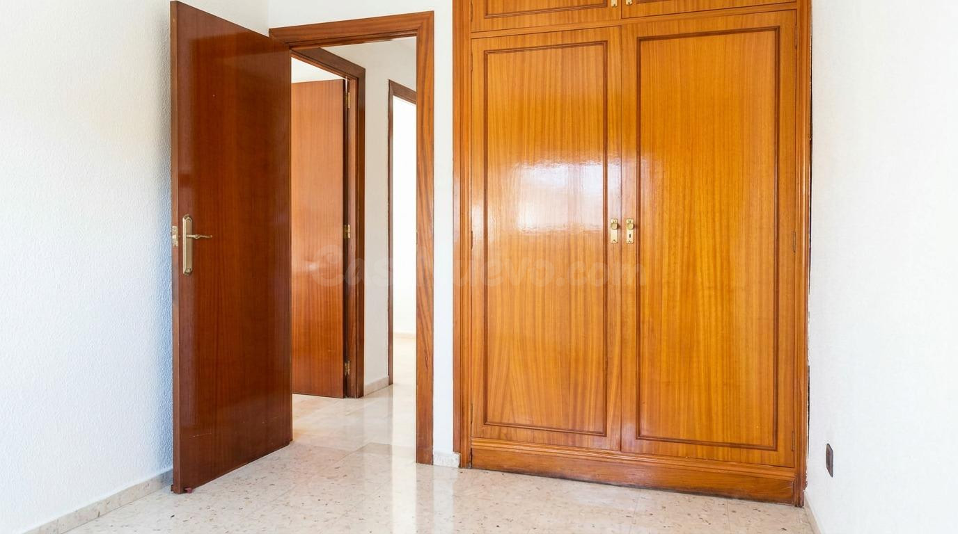 Piso Estudiantes Granada - San Joaquín | A Estrenar, Calefac - foto 3