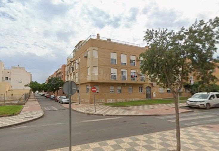 Piso en Venta en Roquetas De Mar Almería - foto 2