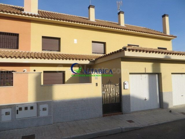 Casa-Chalet en Venta en Numancia De La Sagra Toledo