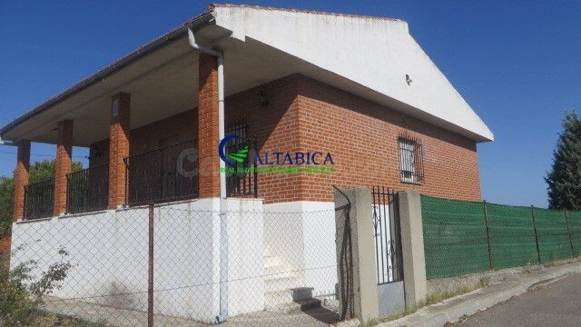 Casa-Chalet en Venta en Palomeque Toledo