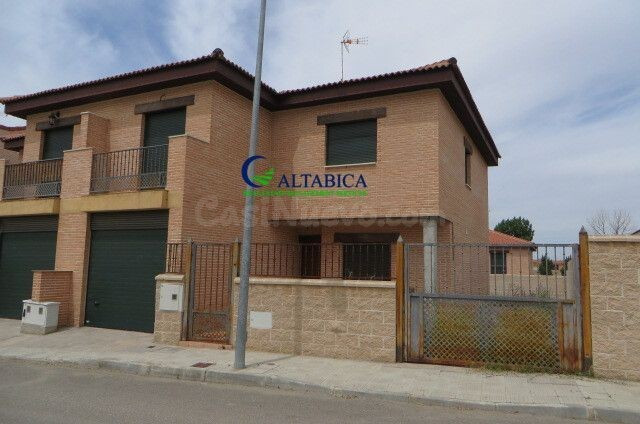 Casa-Chalet en Venta en Mora Toledo