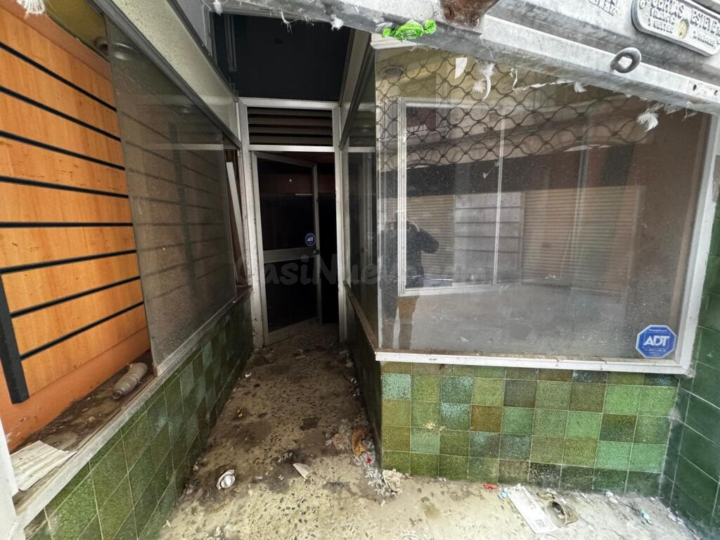 EN VENTA LOCAL EN VILANOVA Y LA GELTRÚ - foto 2