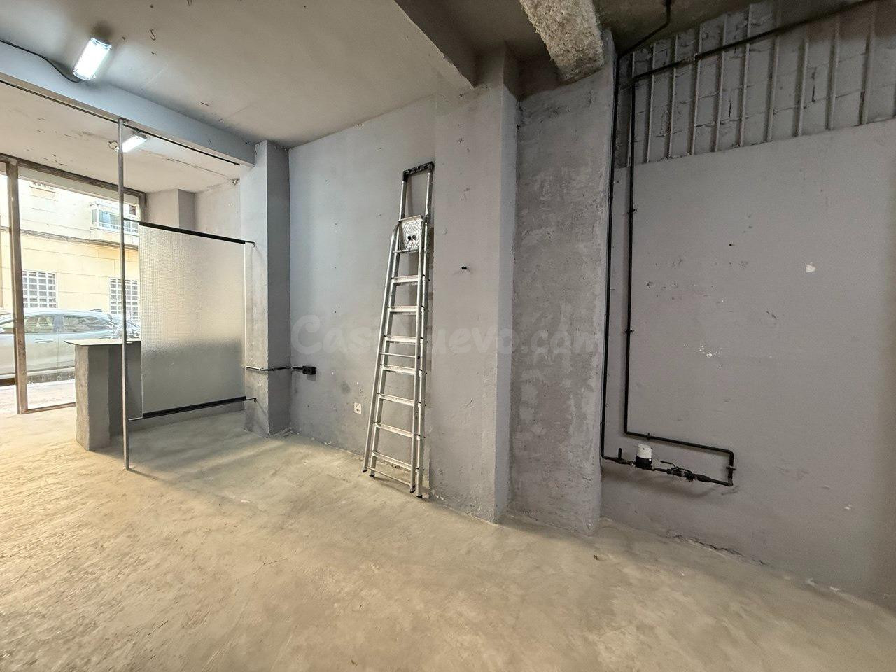 Local comercial 85m² en alquiler - El Pilar