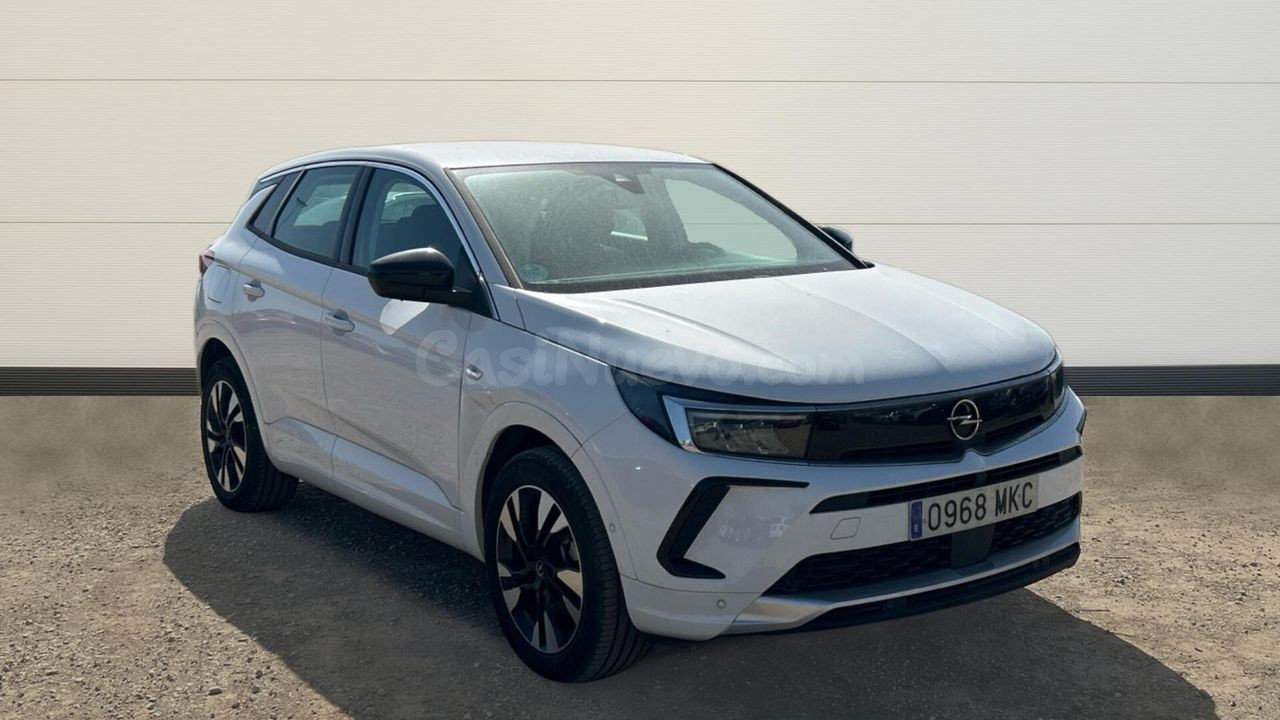 Opel Grandland 1.2 TURBO DESIGN & TECH 130 5P