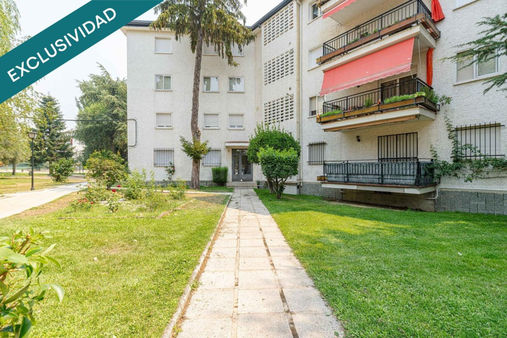 Acogedor piso de dos dormitorios con terraza a vistas espectaculares en Prado San Juan, Guadarrama
