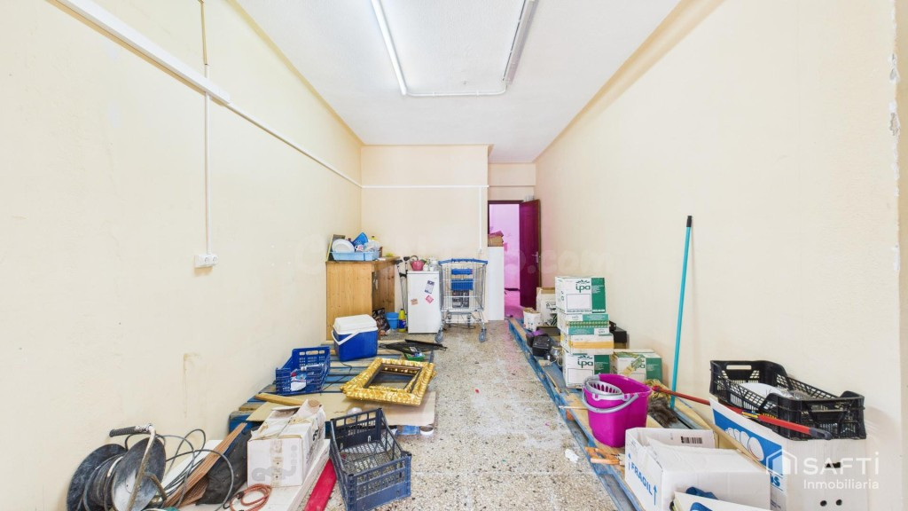 En venta – Local polivalente con terraza privada en Santa Po - foto 5