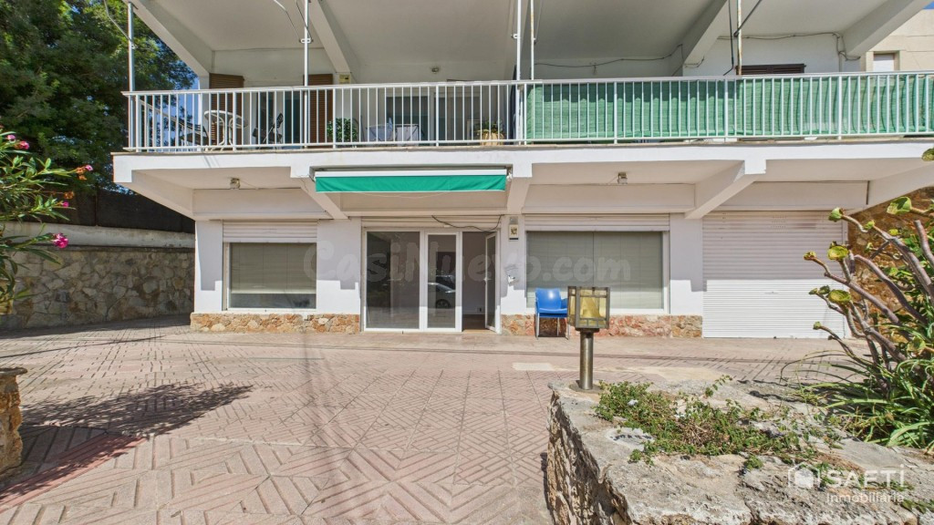 Se alquila – Local comercial - gran terraza privada en Santa - foto 2