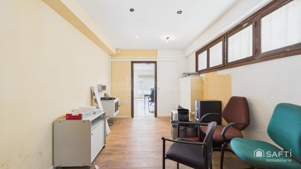 Se alquila – Local comercial - gran terraza privada en Santa - foto 3