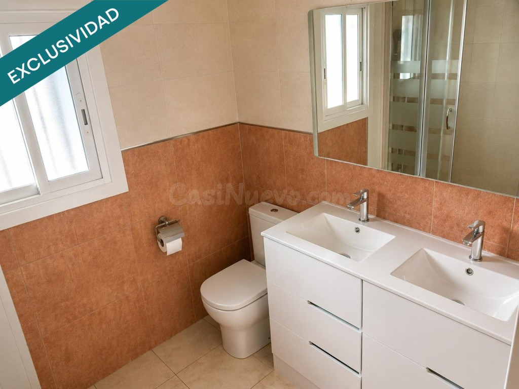 En venta un Exclusivo chalet estilo Mediterráneo en una urba - foto 4