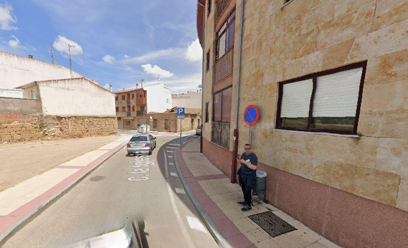 SE VENDE piso OKUPA en C CALLE SANTA ANA 2 D BJO de Vil - foto 4