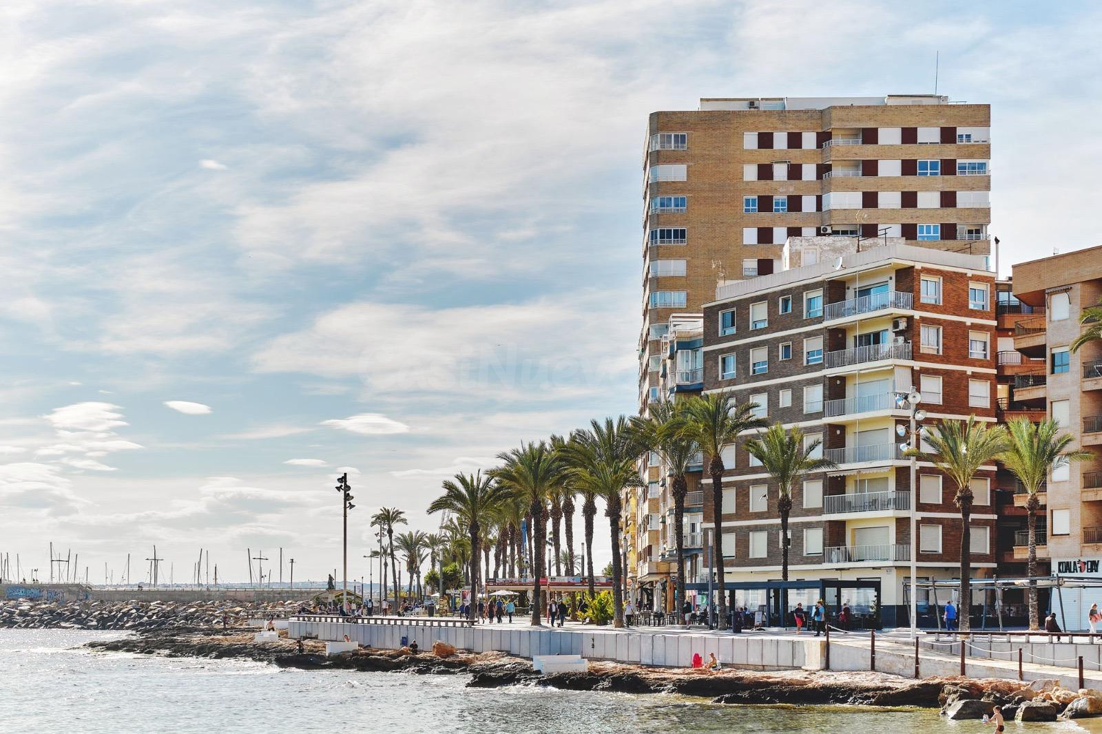 Espectacular Apartamento en el Paseo Marítimo de Torrevieja