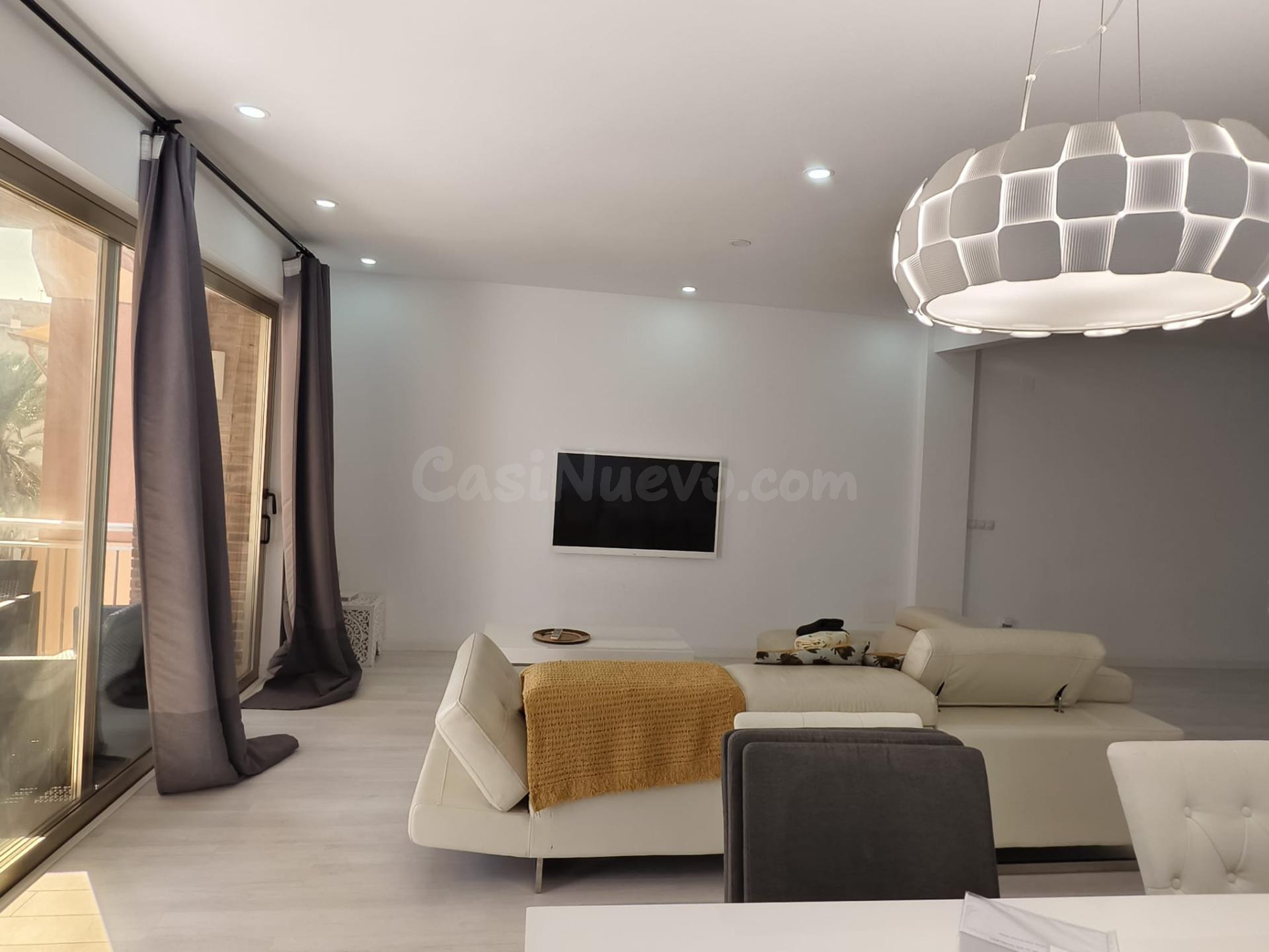 Espectacular Apartamento en el Paseo Marítimo de Torrevieja - foto 3