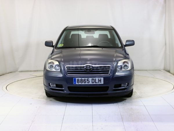Toyota Avensis - foto 3