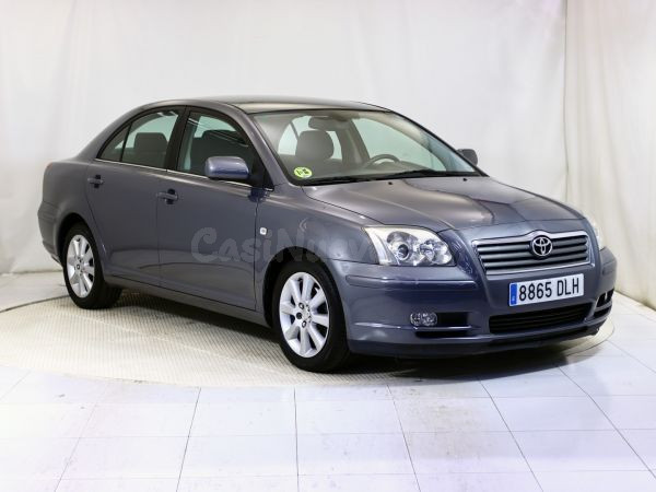 Toyota Avensis - foto 4