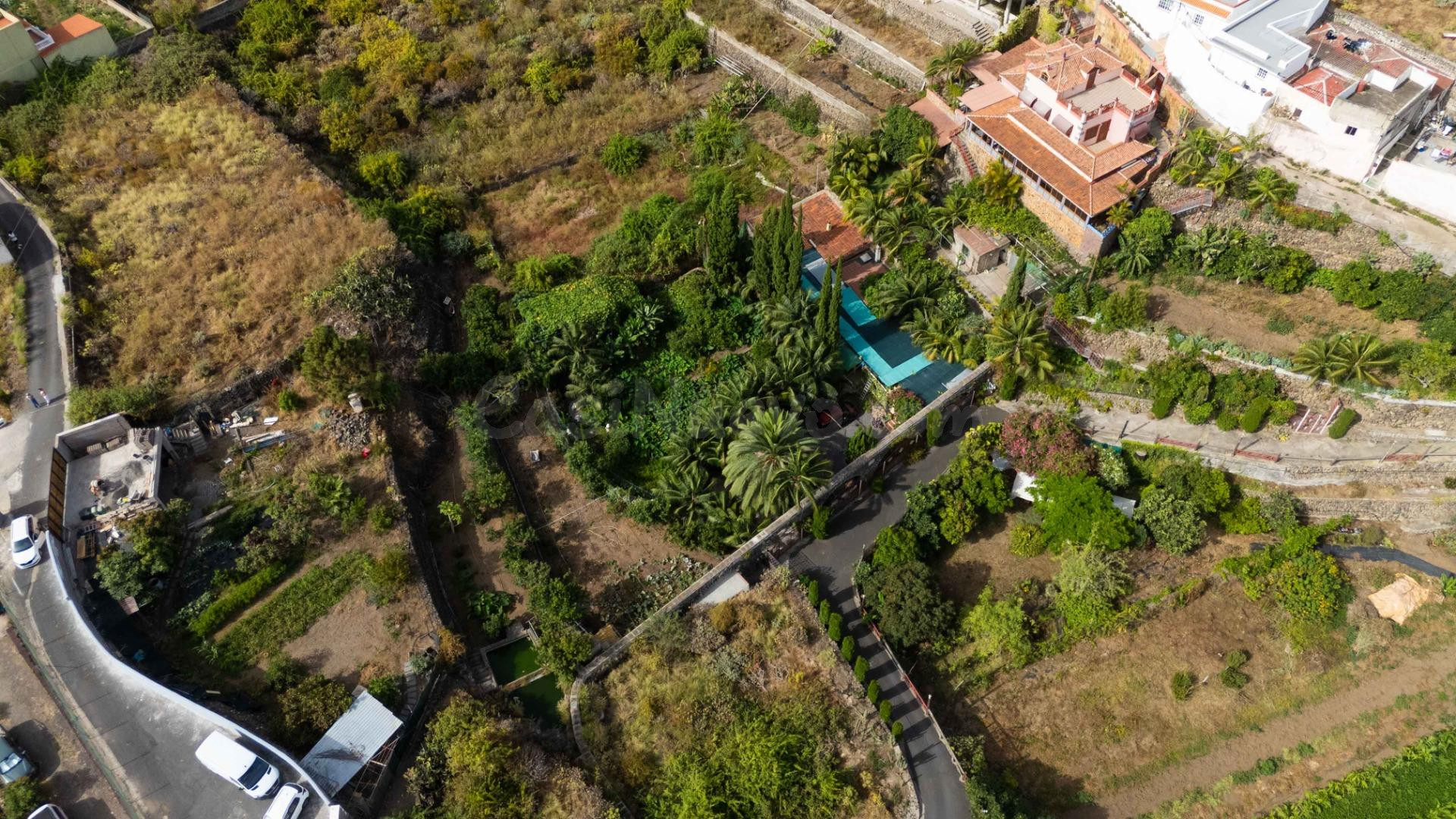 EDIFICIO DE 3 VIVIENDAS Y TERRENO URBANO-RÚSTICO EN ICOD DE  - foto 3