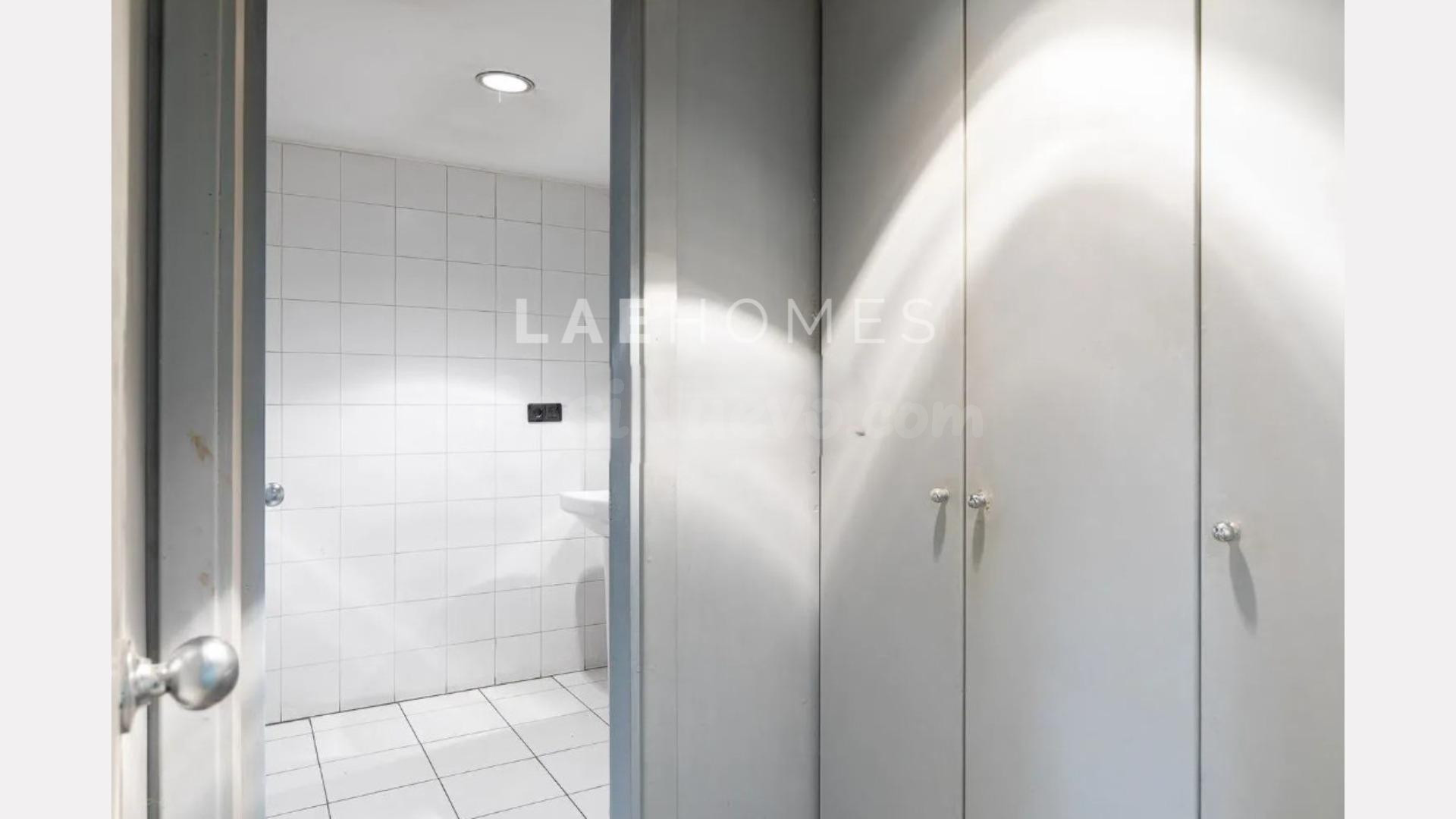Local comercial en Egia. Ubicación privilegiada con tránsito - foto 4