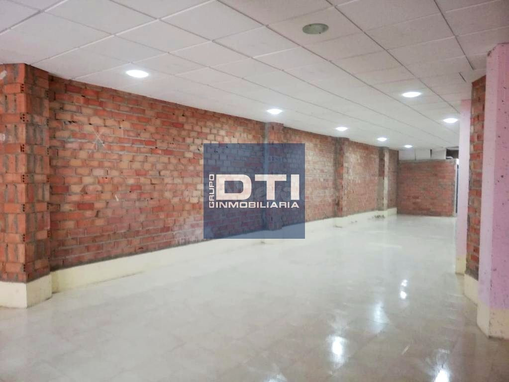 Local en venta en c. juan ramón jiménez, 9, Bormujos, Sevill - foto 4