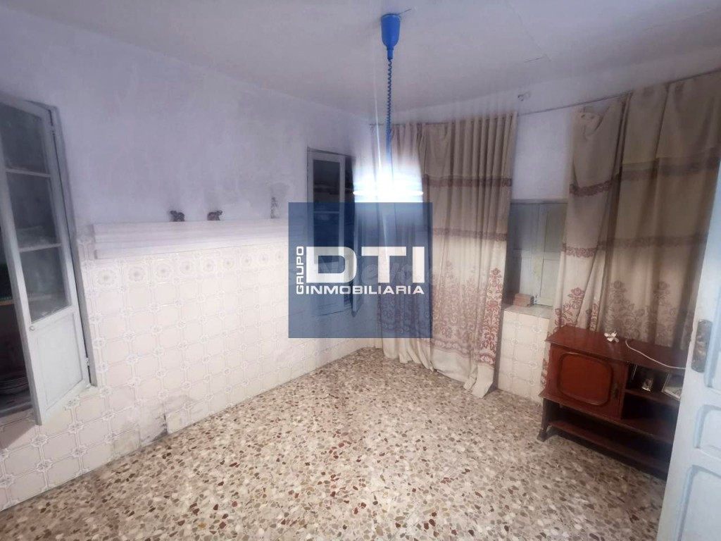 Casa en venta en Balazote de 200 m² con patio, 3 dormitorios - foto 3