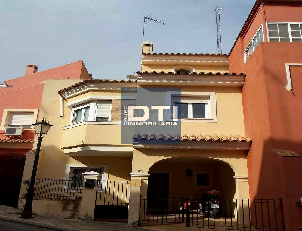 Casa en venta en c. camilo jose cela, 51, Castilleja De Guzman, Sevilla
