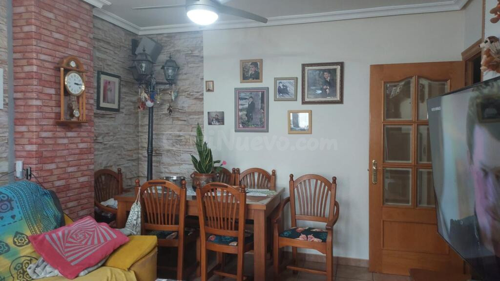 Oportunidad Única en Logroño: Piso de Tres habitaciones Cerc - foto 3