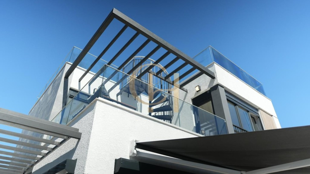 Exclusiva Villa de Diseño Contemporáneo con Piscina Privada  - foto 5