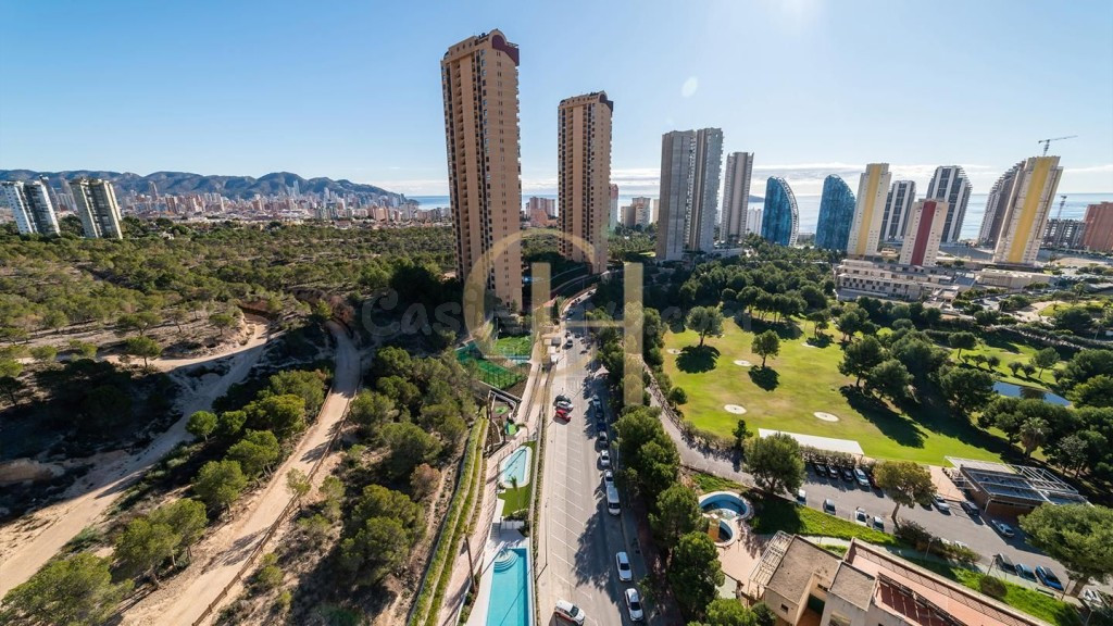 Vivienda de 3 dormitorios frente al Golf, con vistas despeja