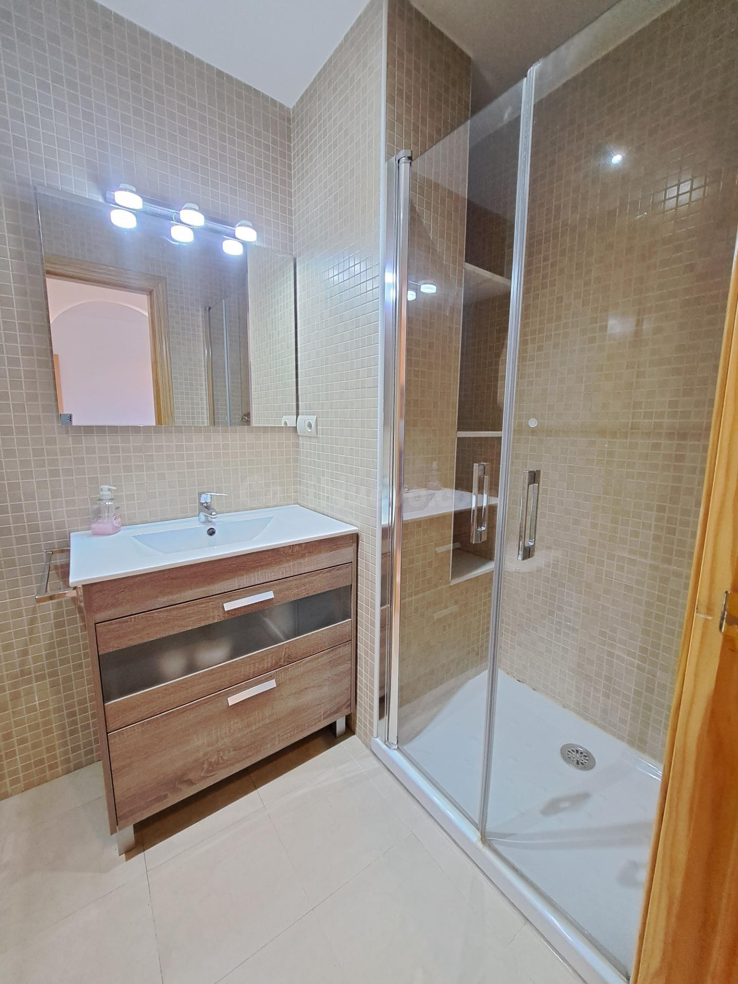 Bonito piso amueblado en la Zubia¡¡¡ - foto 4