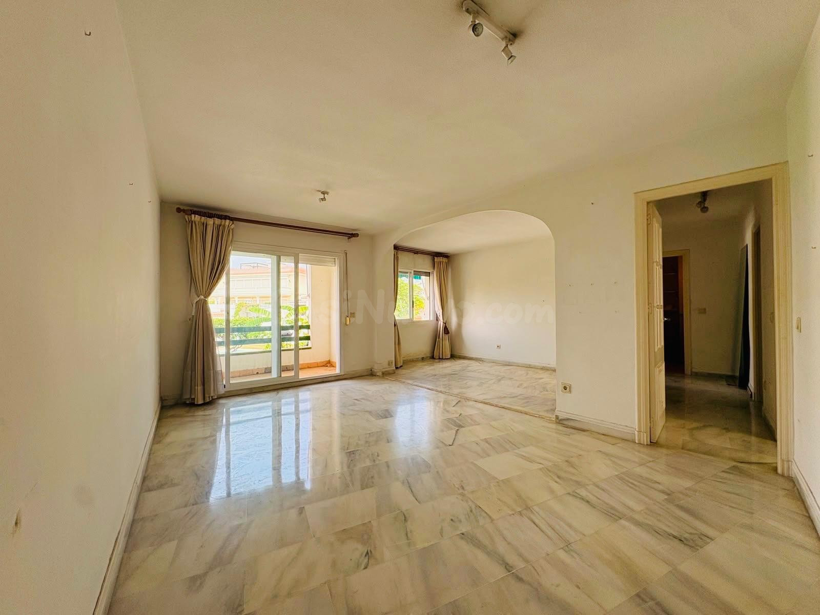 EXCLUSIVO PISO EN EL CENTRO DE MARBELLA A SOLO 700 METROS DEL MAR - foto 2