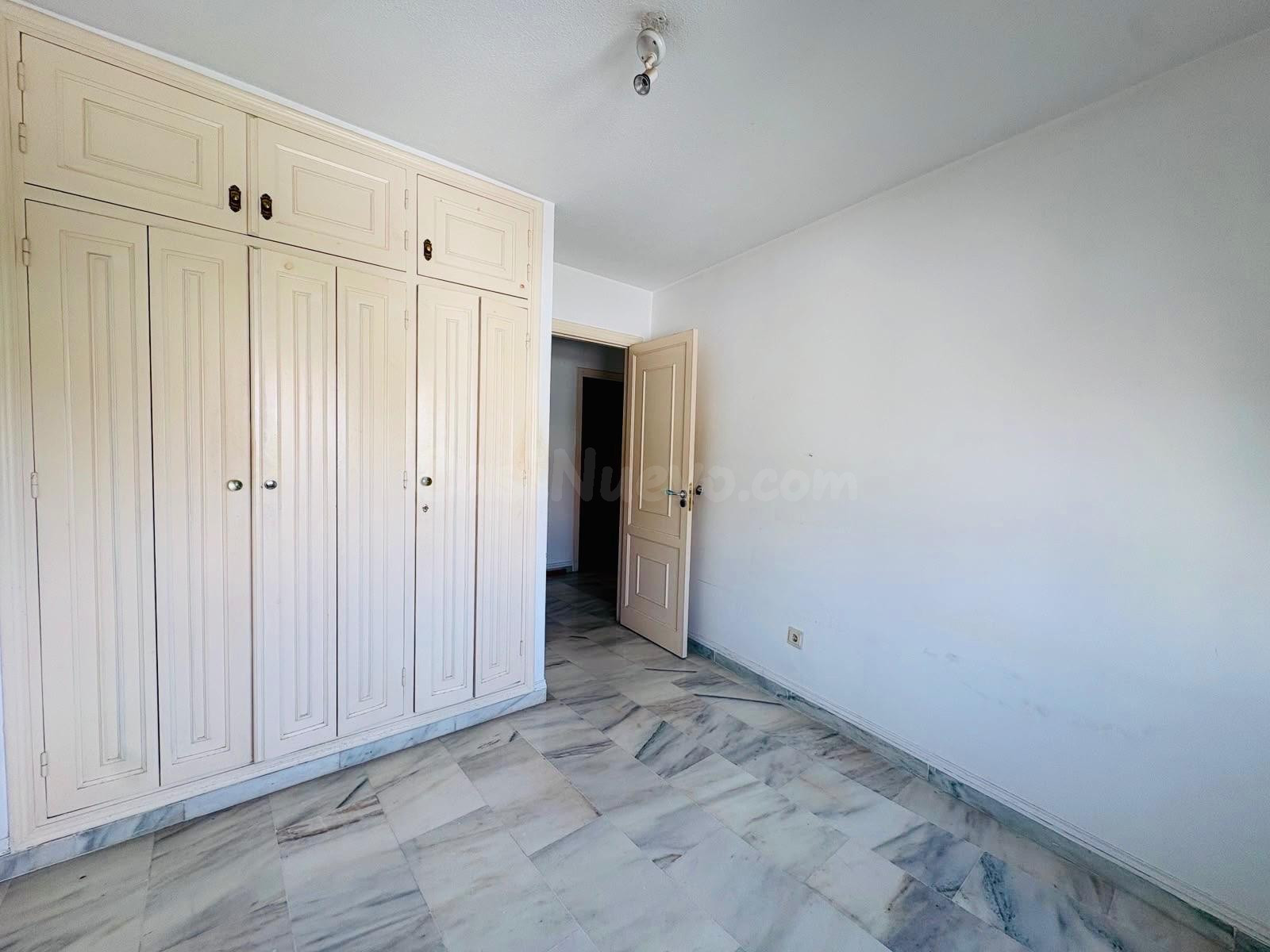 EXCLUSIVO PISO EN EL CENTRO DE MARBELLA A SOLO 700 METROS DEL MAR - foto 5